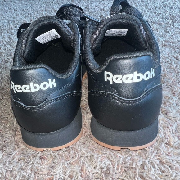 Reebok Classic Leather Sneaker - Picture 3 of 4
